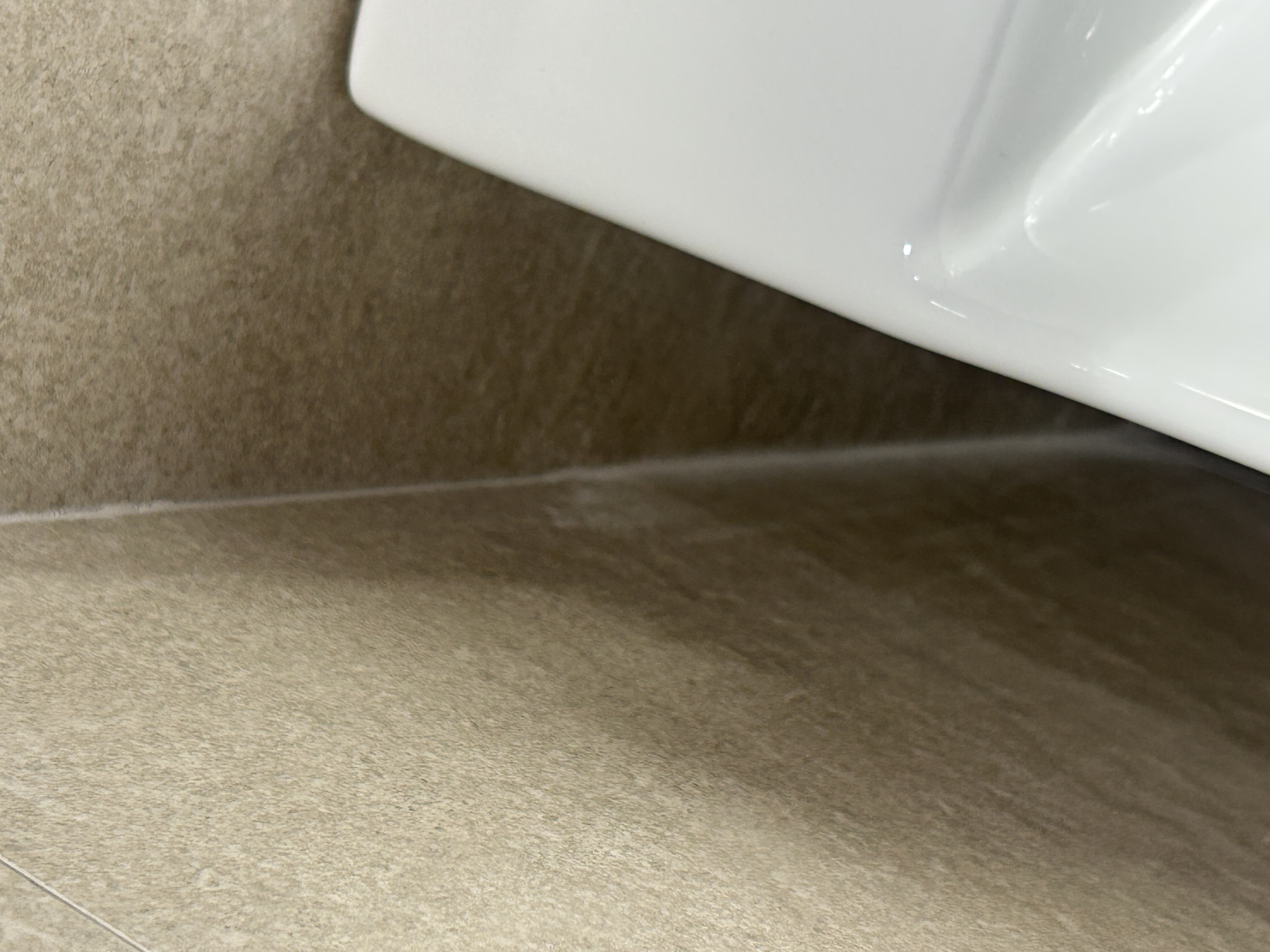 청소 후 수납장 내 먼지